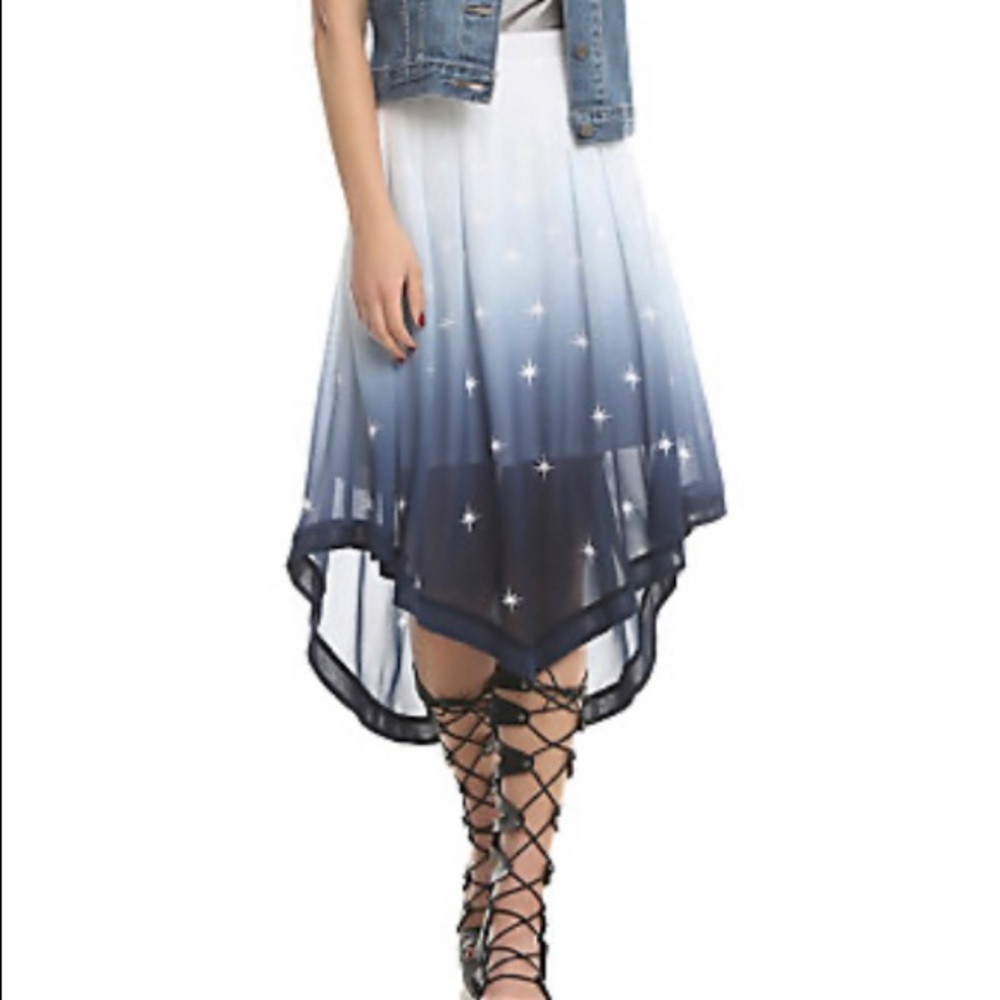 HER UNIVERSE WONDER WOMAN UV REACTIVE SKIRT
